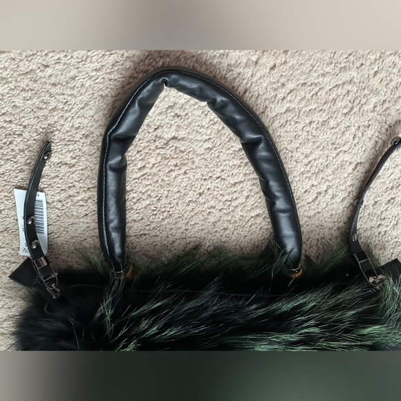 NWT Barya Fox fur shoulder bag in green and black - Picture 10 of 10